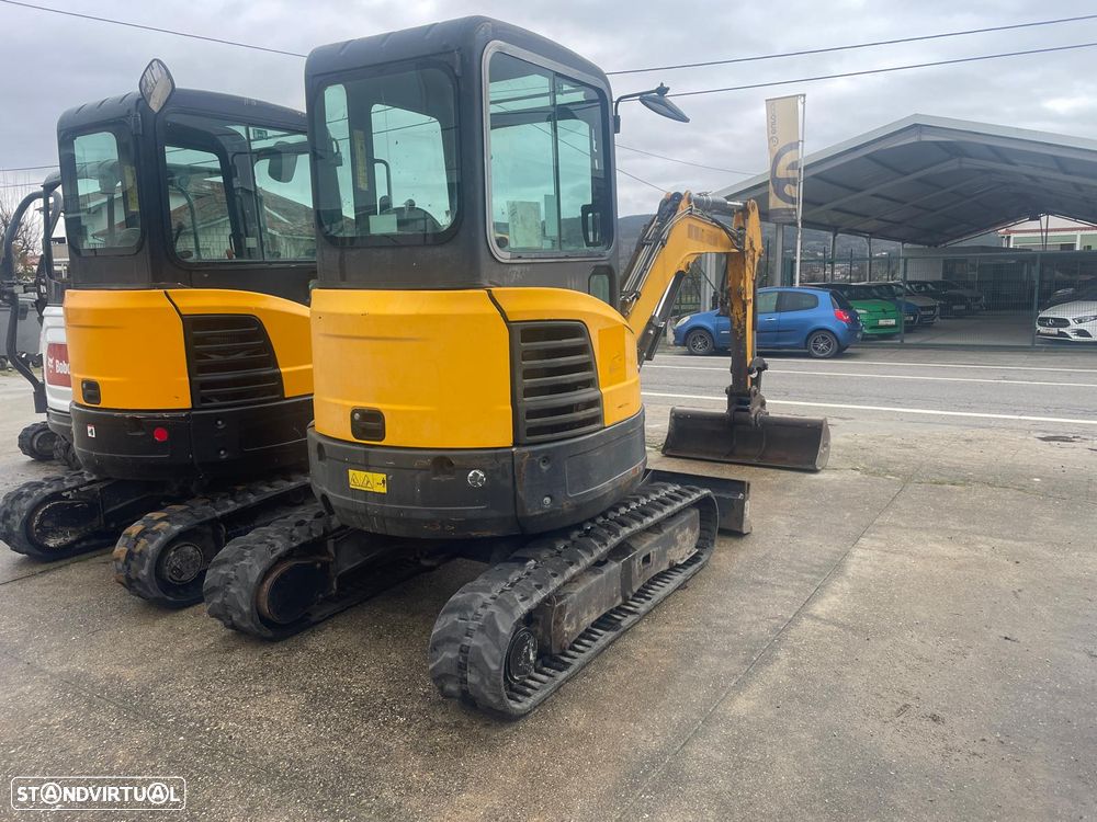 Bobcat E26 2.6T - Mini-Giratória - 4