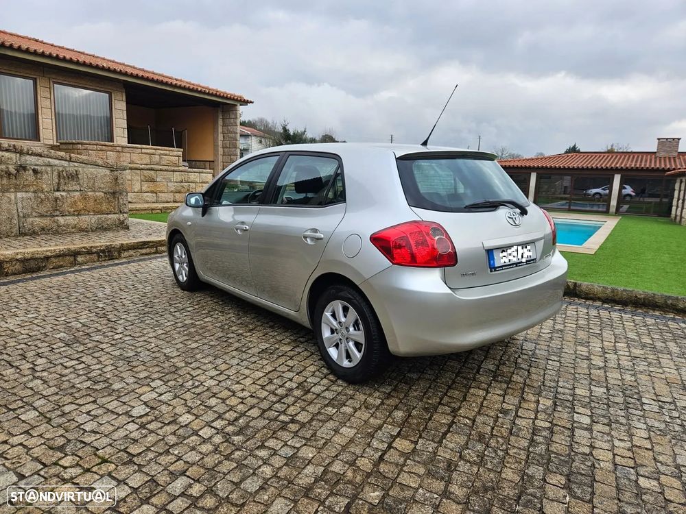 Toyota Auris 1.4 D-4D ACtive - 4