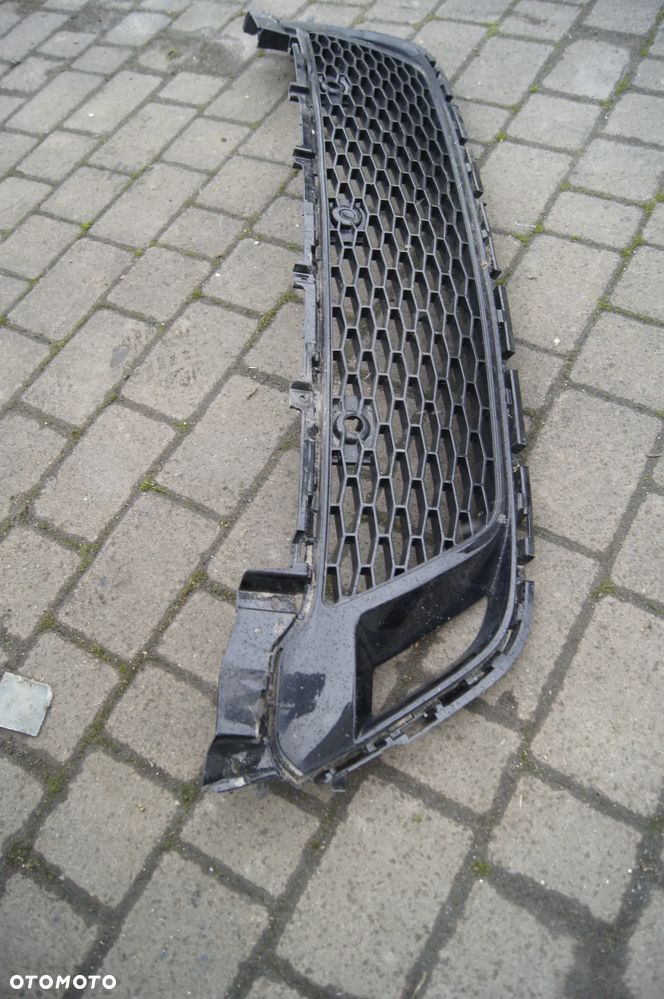 KRATKA ŚRODKOWA DISCOVERY SPORT L550 LIFT 19 - - 3
