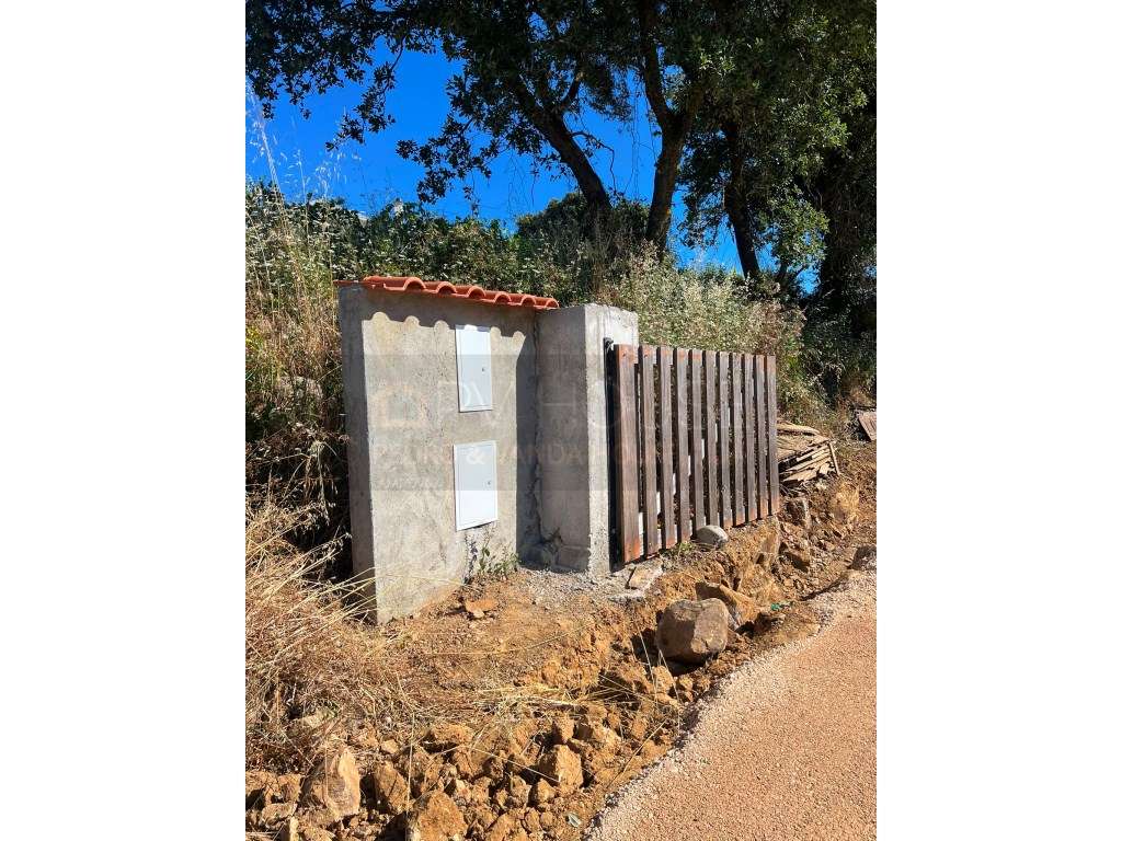 Terreno rústico com Furo de Água | Infraestruturas | Associação de ... - Grande imagem: 2/18