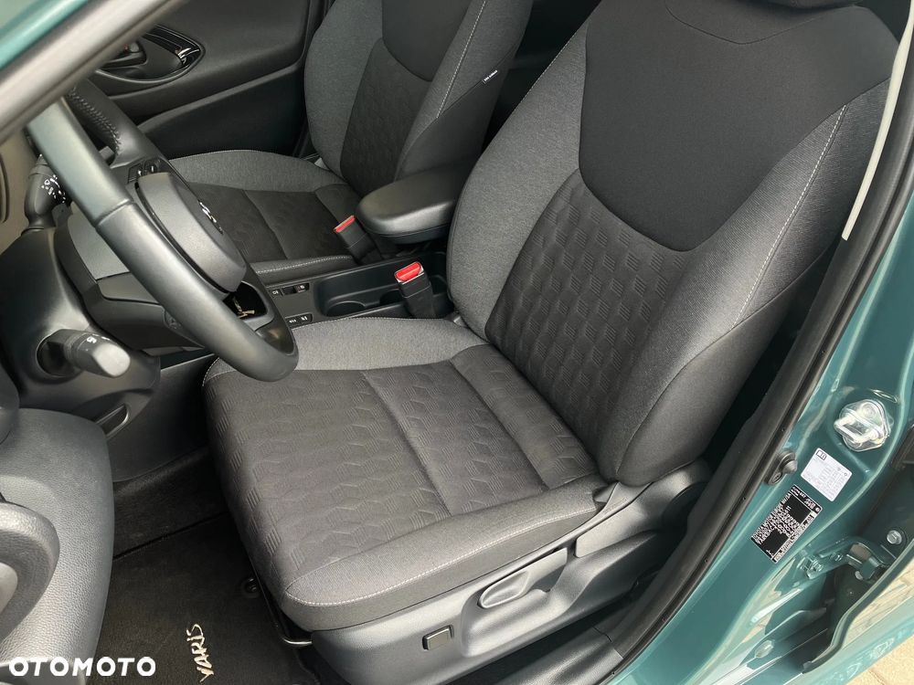 Toyota Yaris Hybrid 1.5 Style - 35