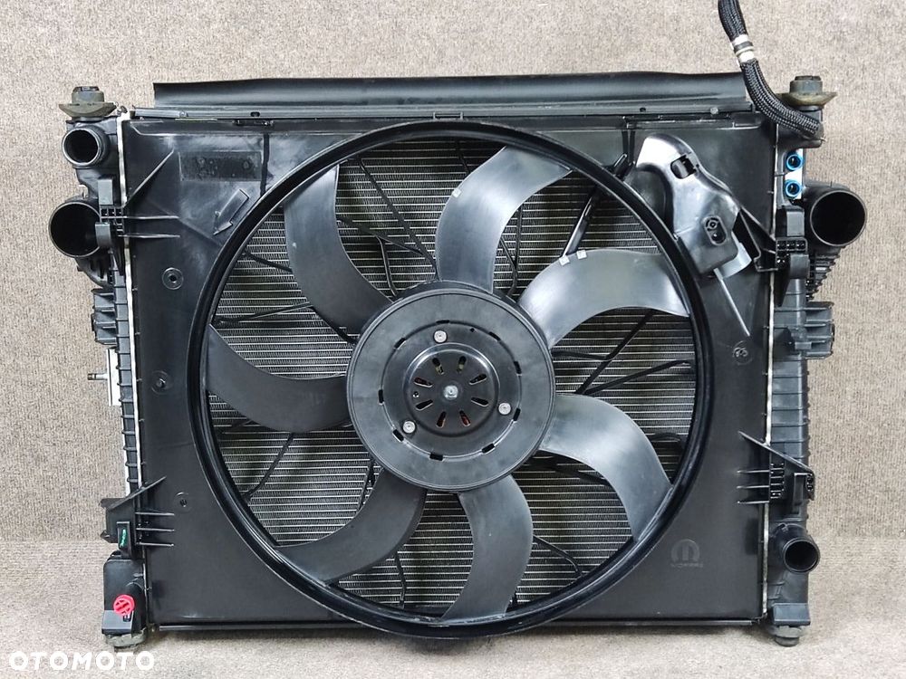 JEEP GRAND CHEROKEE WK2 3.0CRD 16-21r Chłodnice Komplet - 1