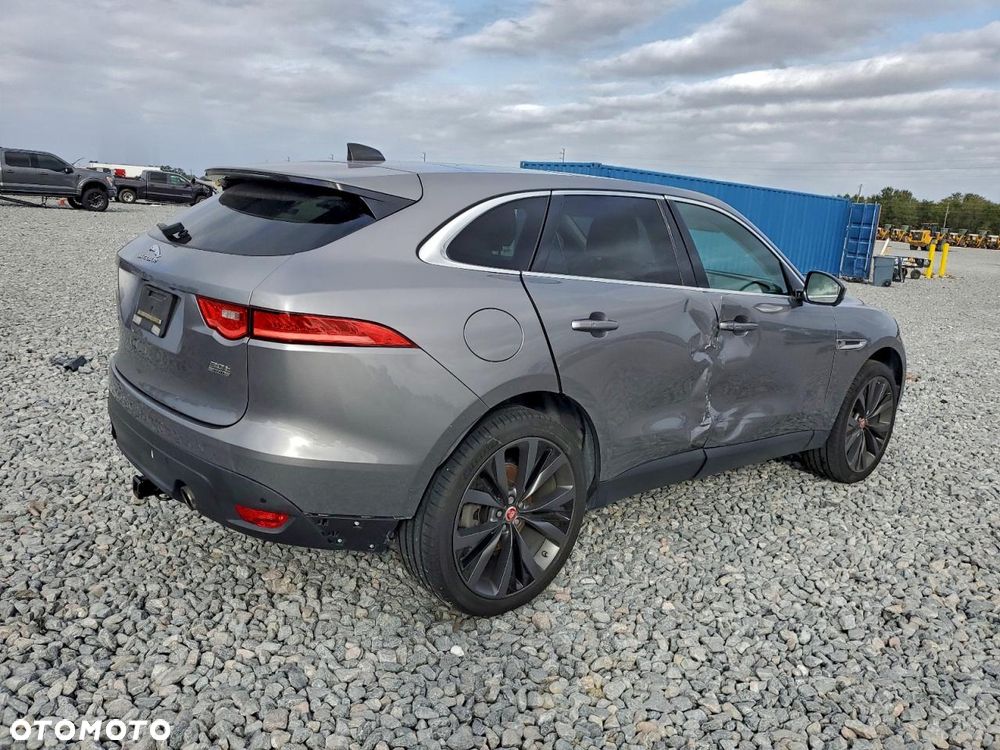 Jaguar F-Pace 30t AWD Prestige - 4