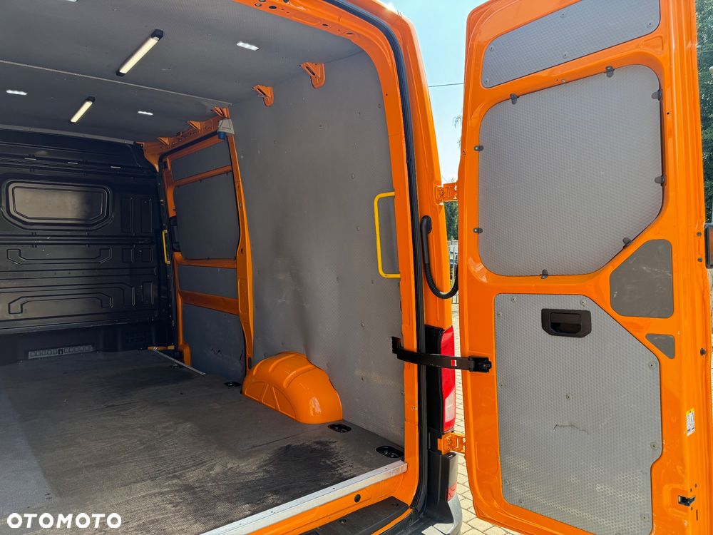 Volkswagen Crafter - 12