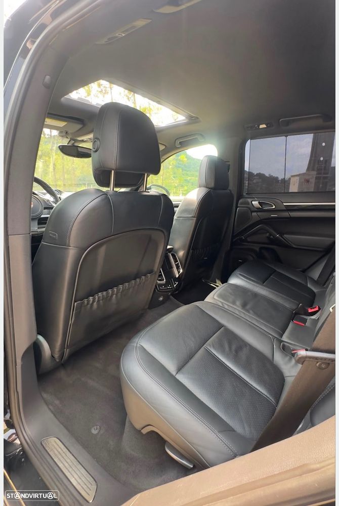 Porsche Cayenne S - 8