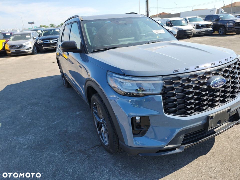 Ford Explorer - 19