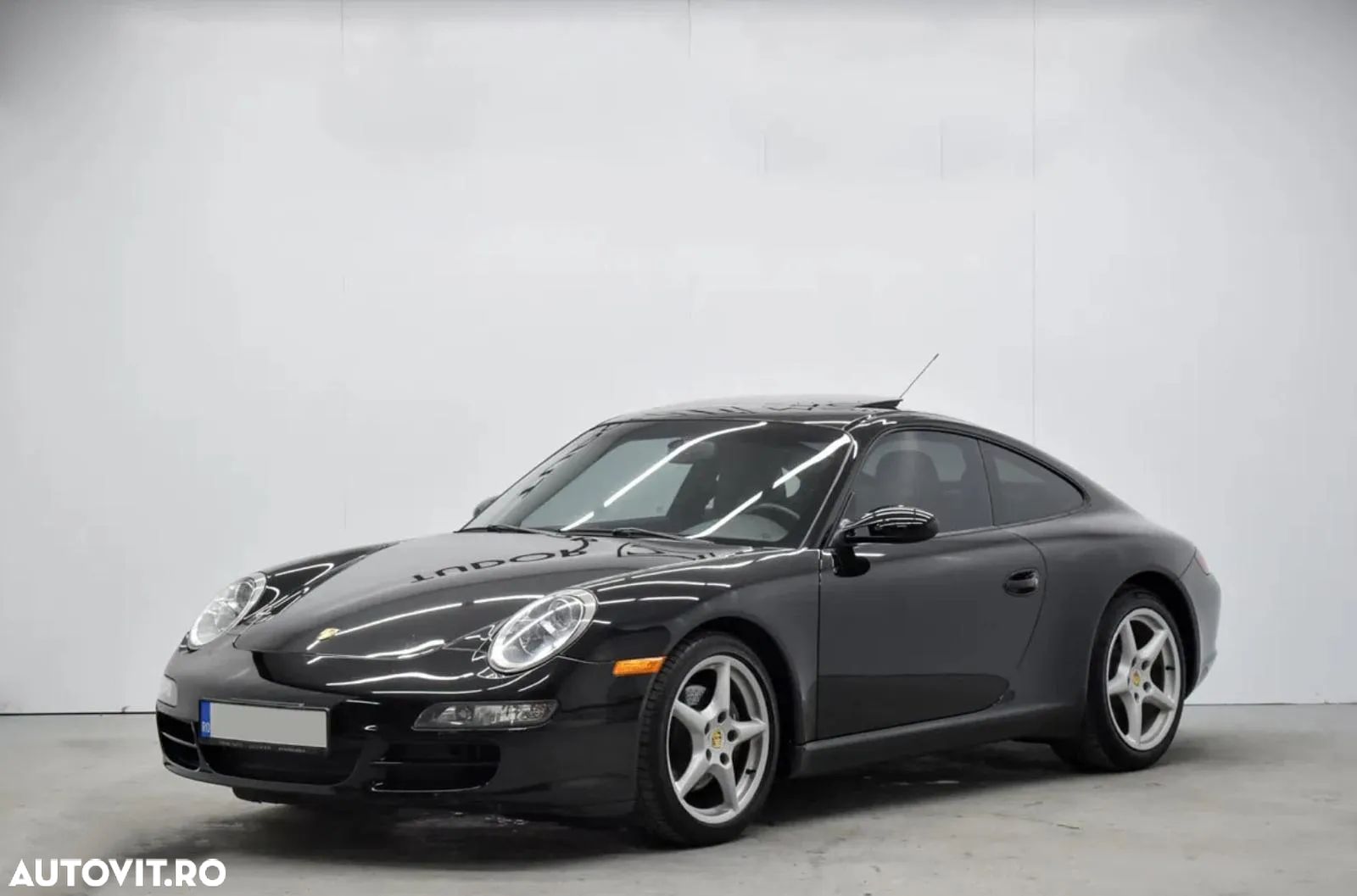 Porsche 911 Carrera 4 Coupe - 1