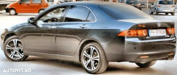 Honda Accord 2.0 i 4 Door - 11