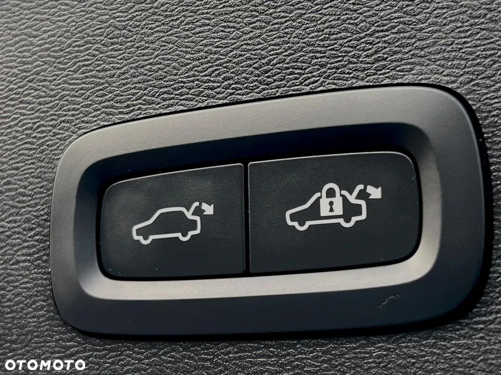 Volvo XC 40 B4 AWD Ultimate Dark - 30