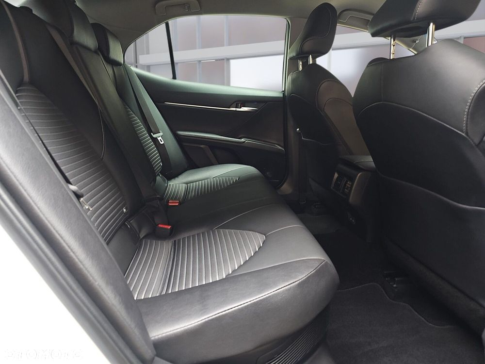 Toyota Camry 2.5 Hybrid Prestige CVT - 12