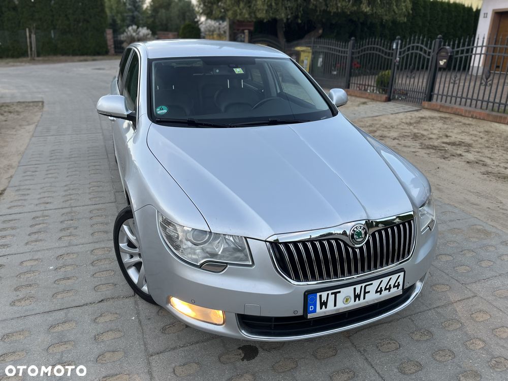 Skoda Superb 2.0 TDI DSG Exclusive - 40