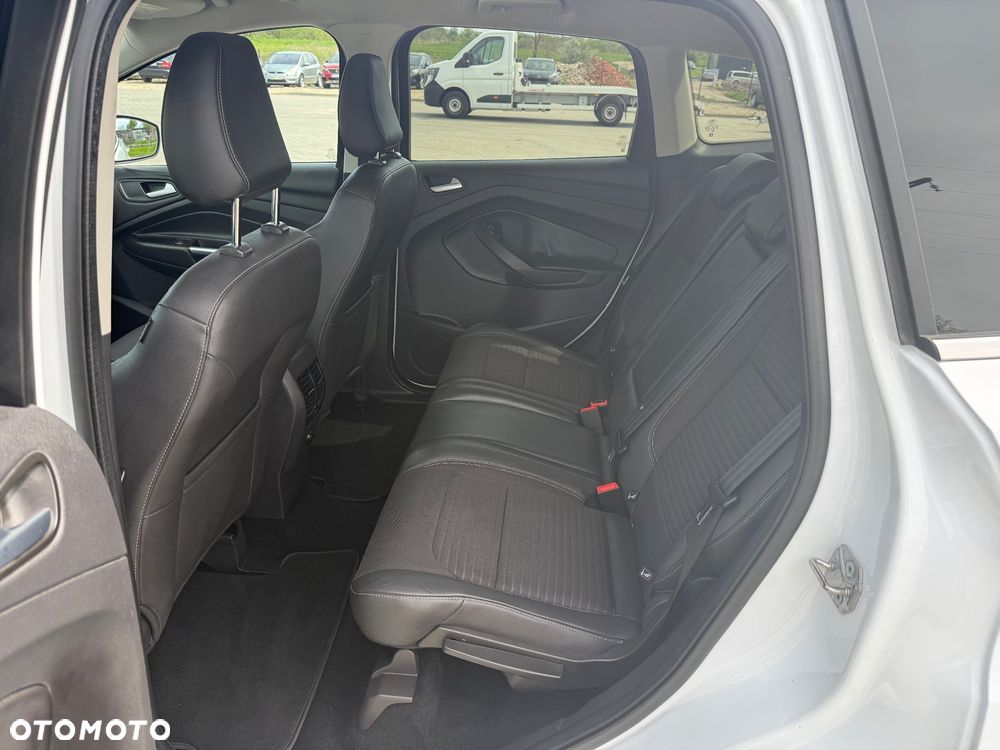 Ford Kuga 1.5 EcoBoost 2x4 Titanium - 17