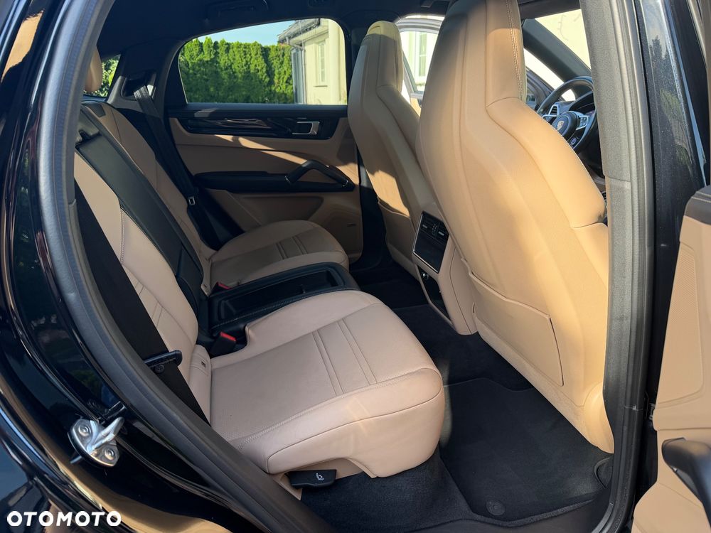 Porsche Cayenne E-Hybrid Tiptronic S Platinum Edition - 28