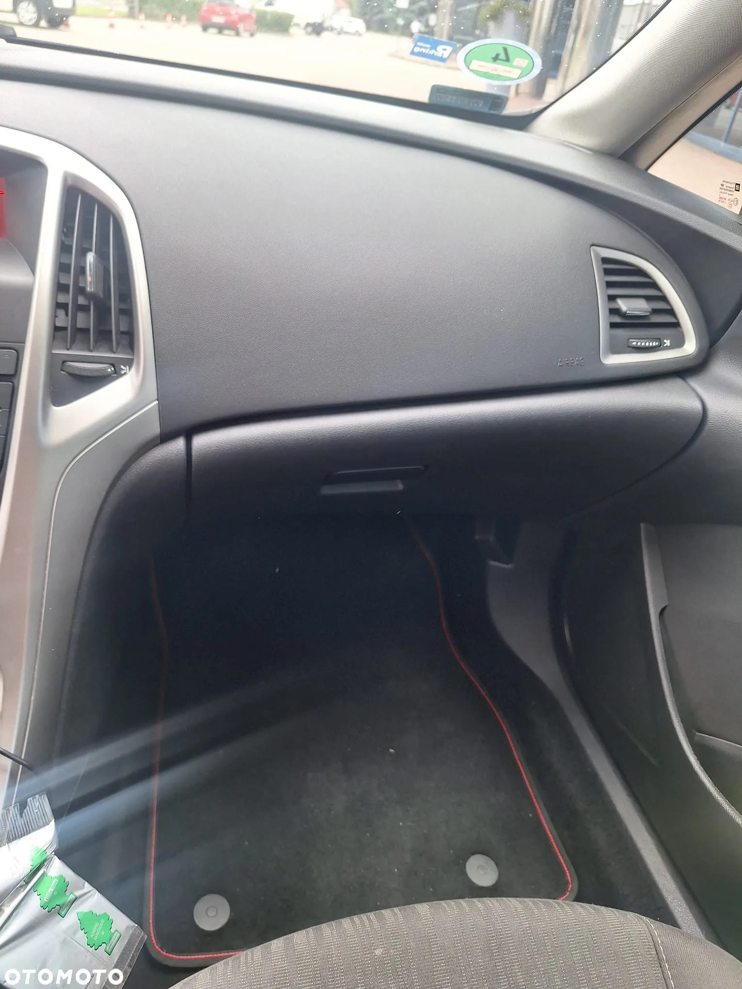 Opel Astra IV 1.6 T Cosmo - 12
