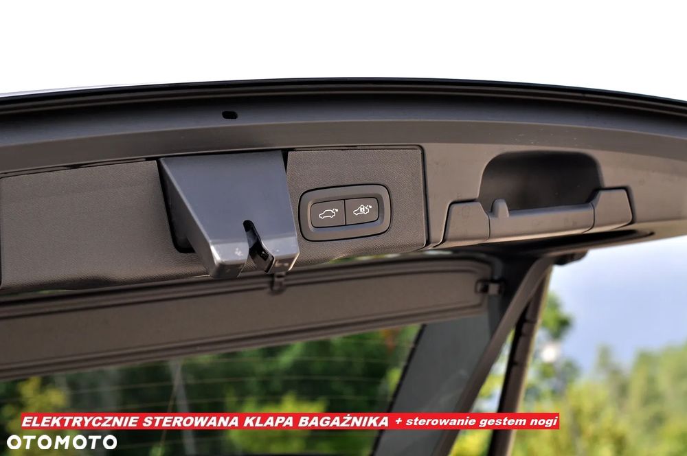 Volvo XC 60 B5 B AWD Ultra Black Edition - 29