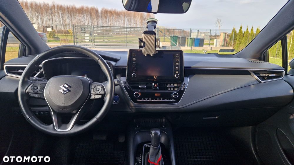 Suzuki Swace 1.8 Hybrid Premium Plus CVT - 11