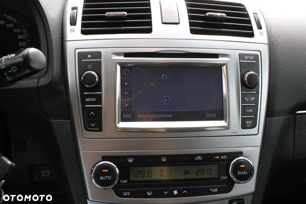 Toyota Avensis 1.8 Premium - 20