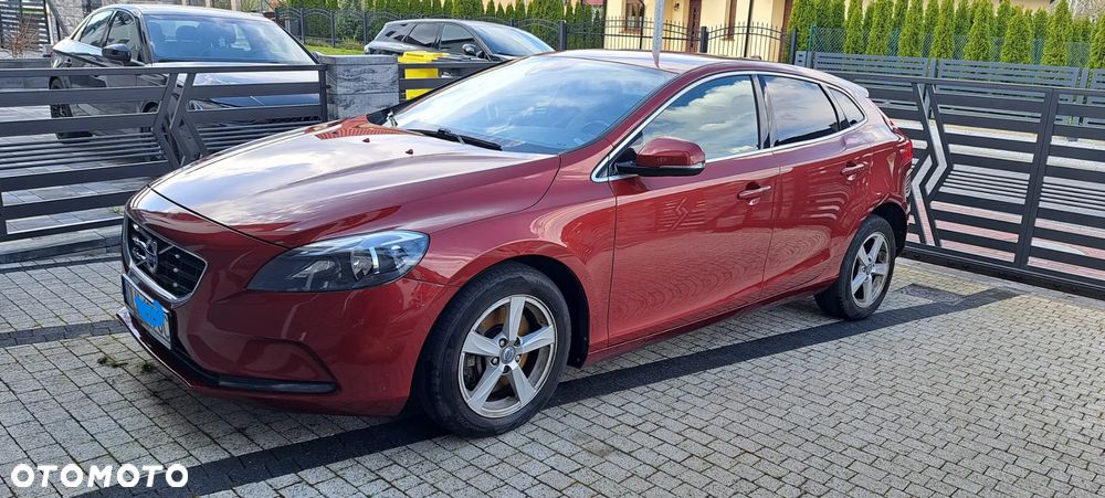 Volvo V40 D4 Drive-E Momentum - 1