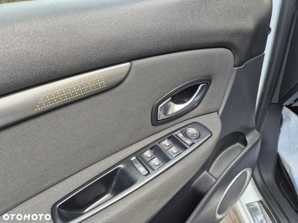 Renault Scenic 1.5 dCi Emotion - 33