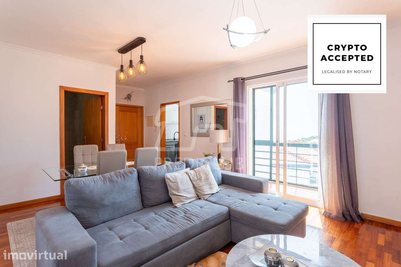 Apartamento T2 último piso - Reis Magos