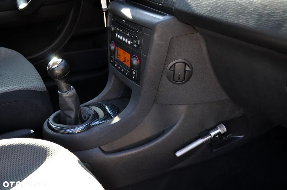 Citroën C4 1.6 HDi Impress - 30