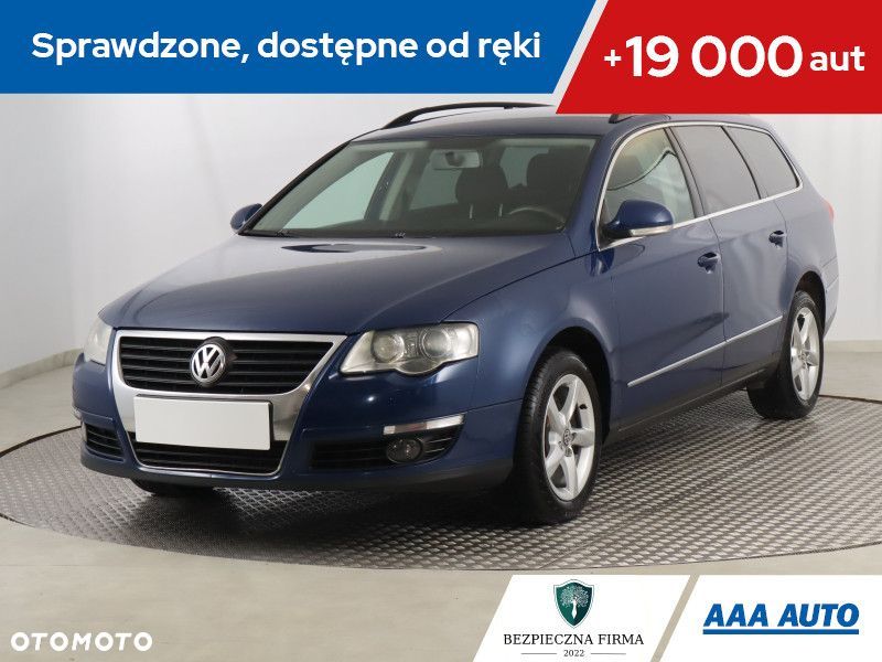 Volkswagen Passat - 1