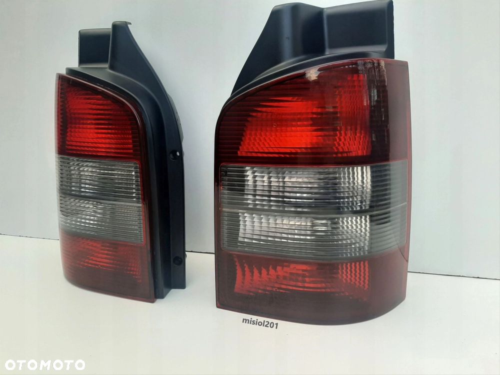 VW T5 MULTIVAN HIGHLINE lampa tylna tył lewa na klape - 2