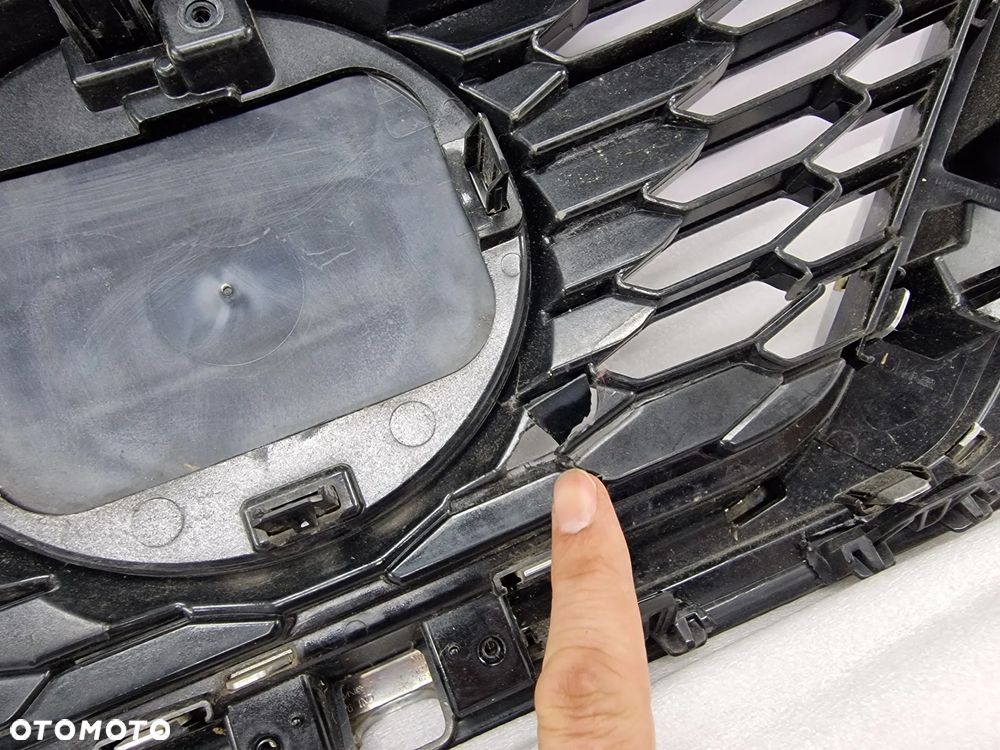 NISSAN QASHQAI II LIFT 17- ATRAPA / GRILL PRZEDNI PRZÓD / ZNACZEK NA KAMERE / POD RADAR , NR 62310HV3 , NR AUKCJI GR112 - 30