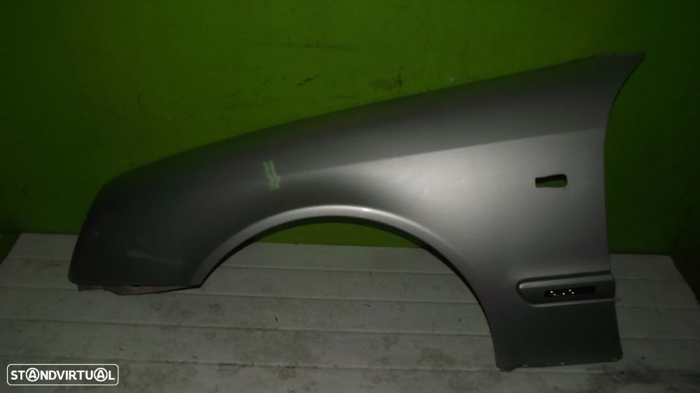 Guarda Lamas Esquerdo Mercedes CLK W208 - 1997 / 2002