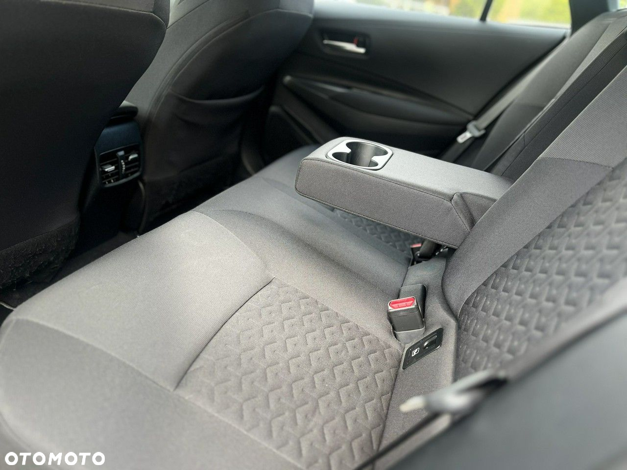 Toyota Corolla 2.0 Hybrid Comfort - 39