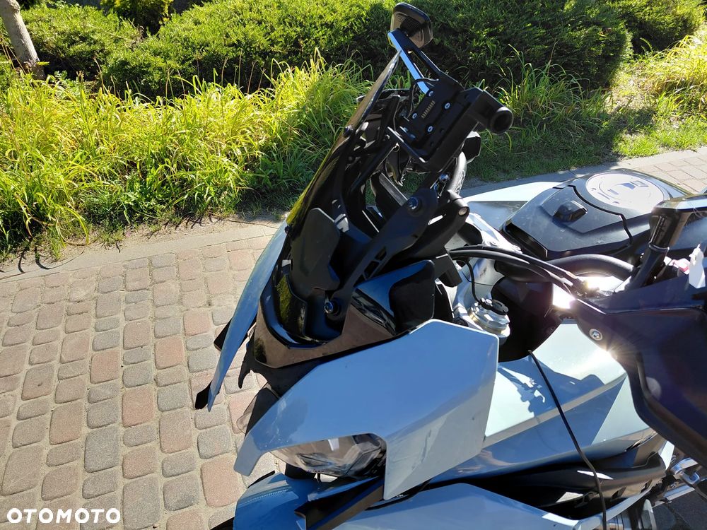 BMW XR - 12