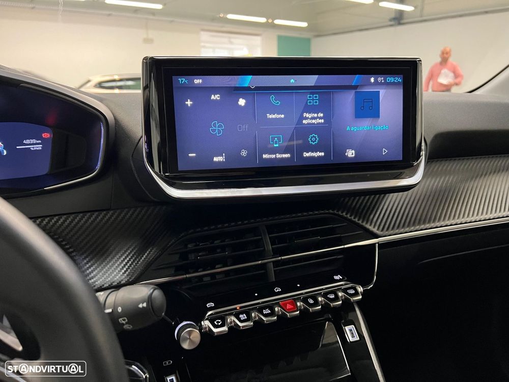 Peugeot 208 1.2 Hybrid Allure e-DCS6 - 17