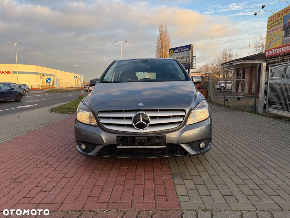 Mercedes-Benz Klasa B 180 BlueEFFICIENCY Edition - 26