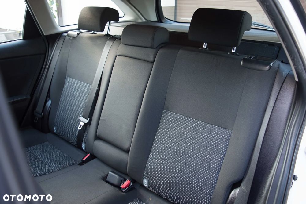 Toyota Auris - 25