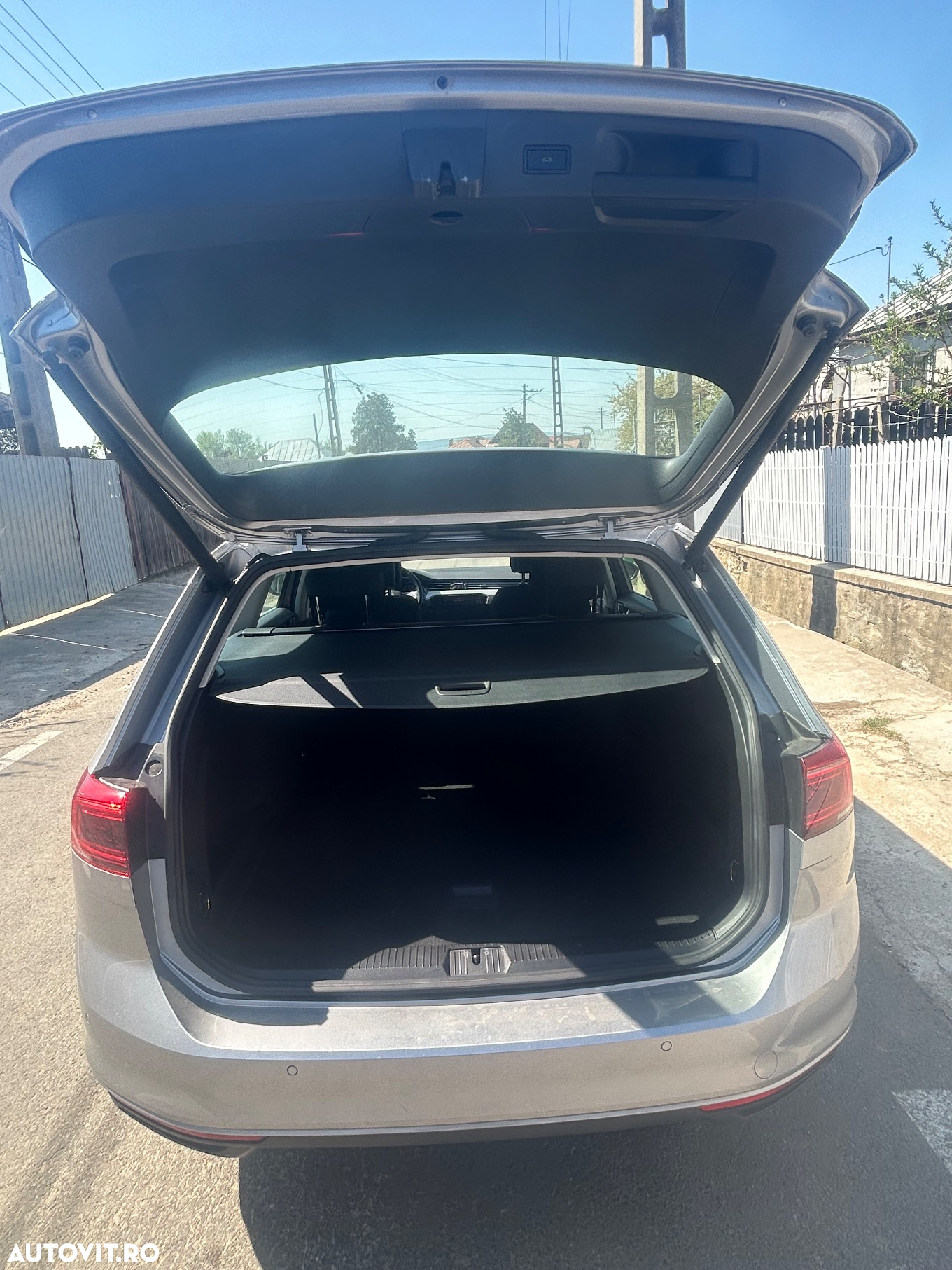 Volkswagen Passat Variant 1.6 TDI (BlueMotion Technology) DSG Comfortline - 12