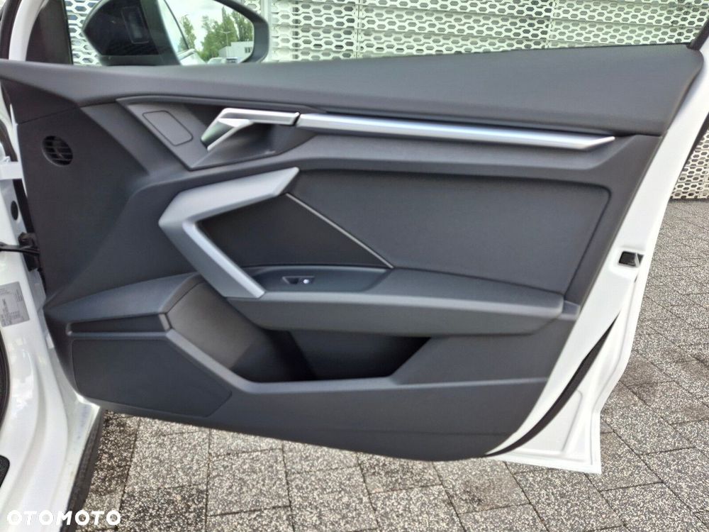 Audi A3 Sportback - 16