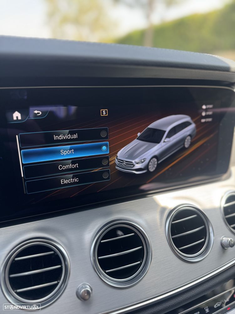 Mercedes-Benz E 300 de 4Matic T 9G-TRONIC AMG Line - 31