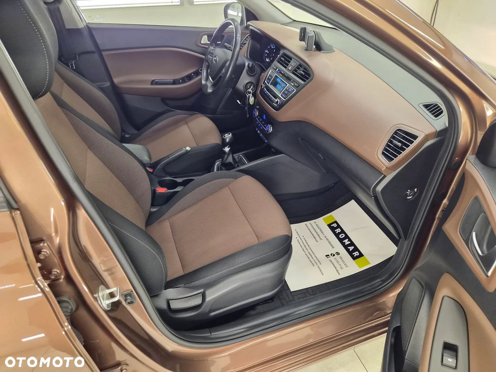 Hyundai i20 1.2 Passion Plus - 29
