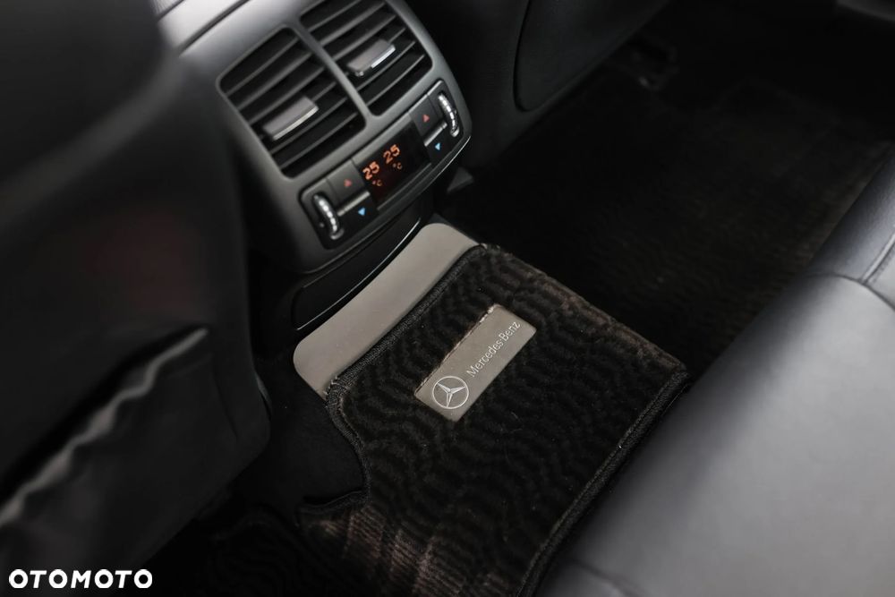 Mercedes-Benz Klasa E 350 4-Matic Avantgarde - 27