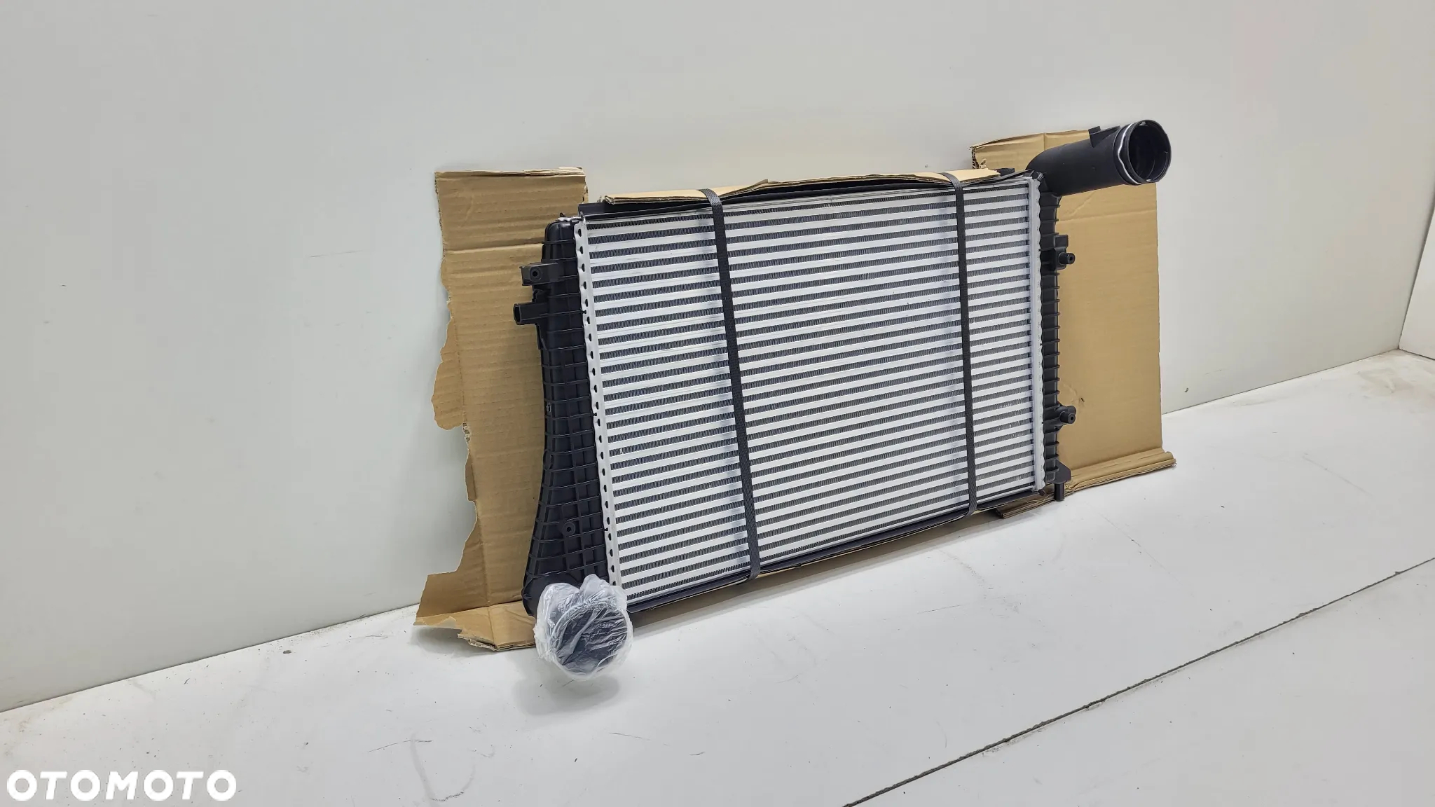 Chłodnica Intercooler VW BEETLE SKODA CADDY GOLF VI PLUS AUDI 1.9 2.0 - 2