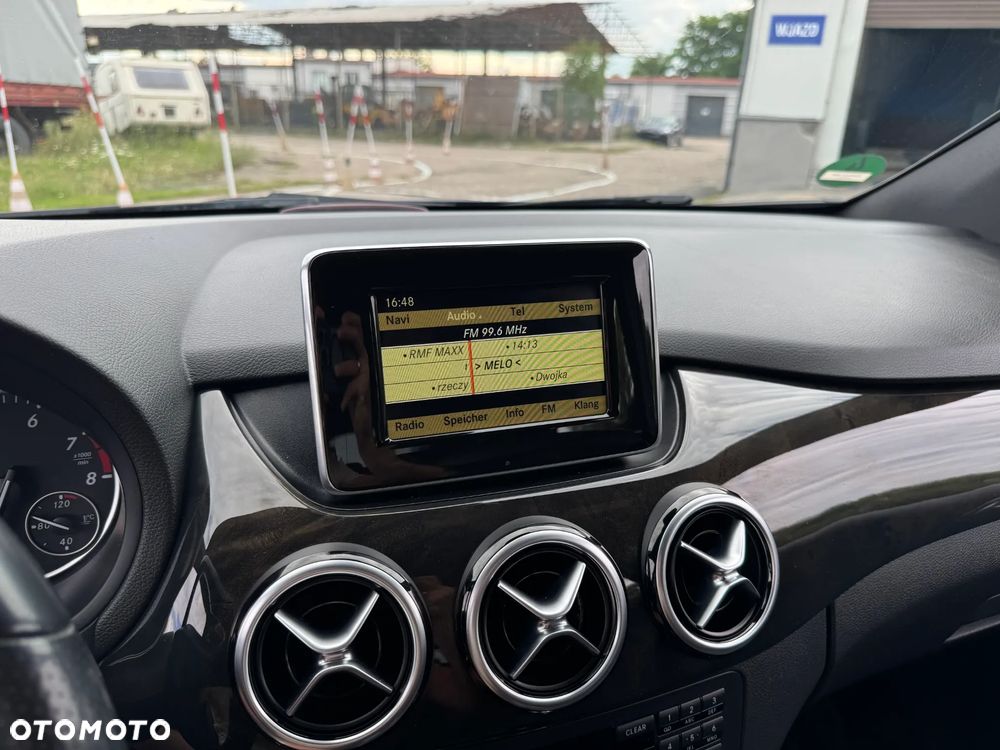 Mercedes-Benz Klasa B 200 Edition - 17