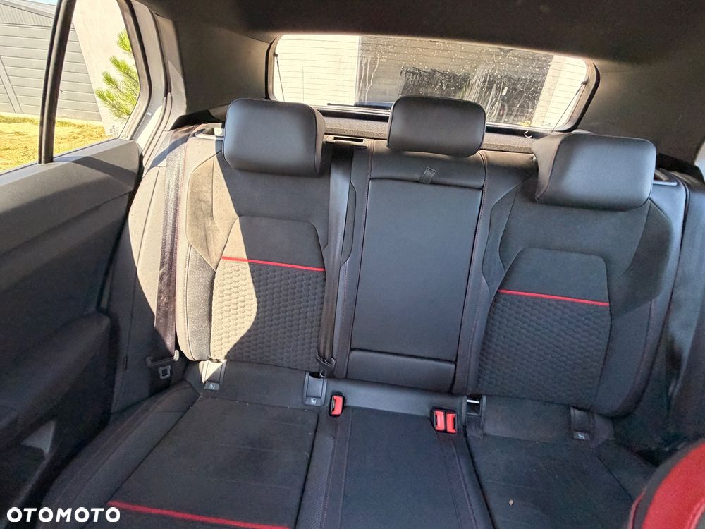 Volkswagen Golf - 29
