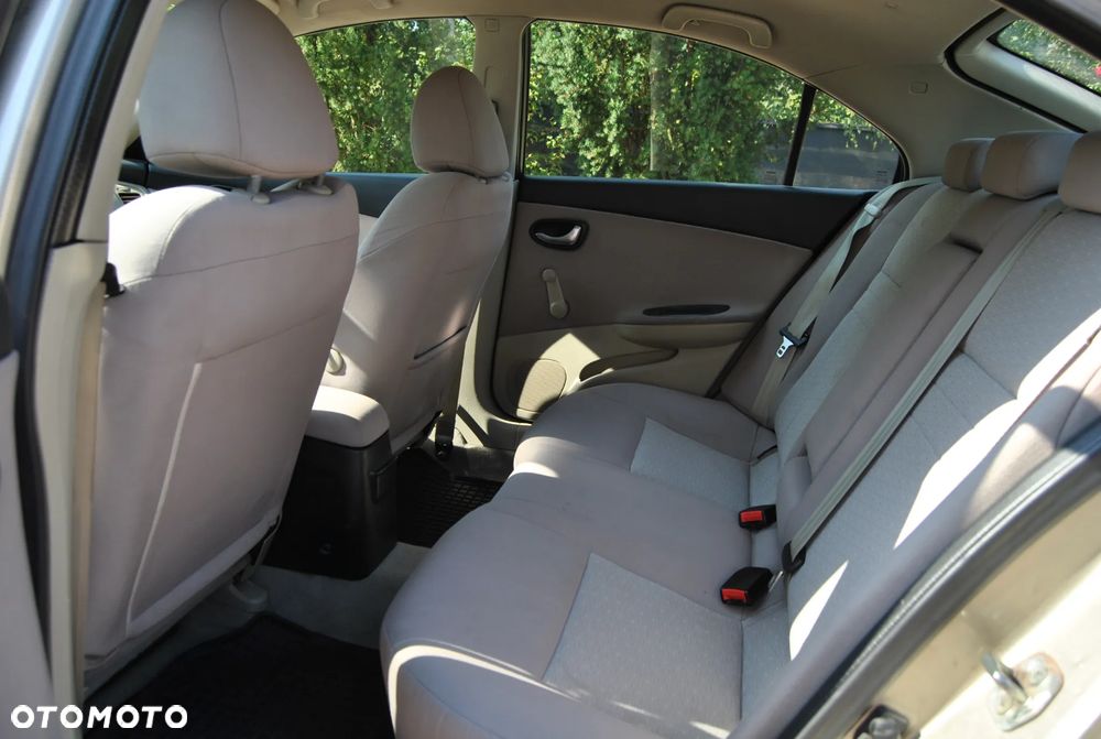 Nissan Primera 1.8 Visia - 6