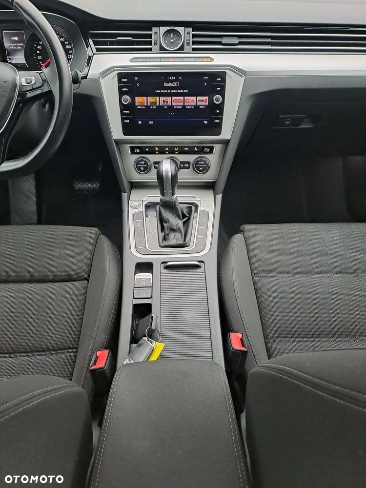 Volkswagen Passat Variant 2.0 TDI DSG (BlueMotion Technology) Comfortline - 16