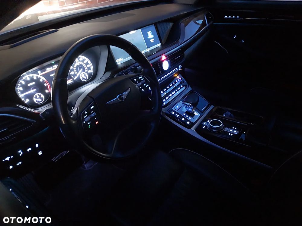 Genesis G90 - 37
