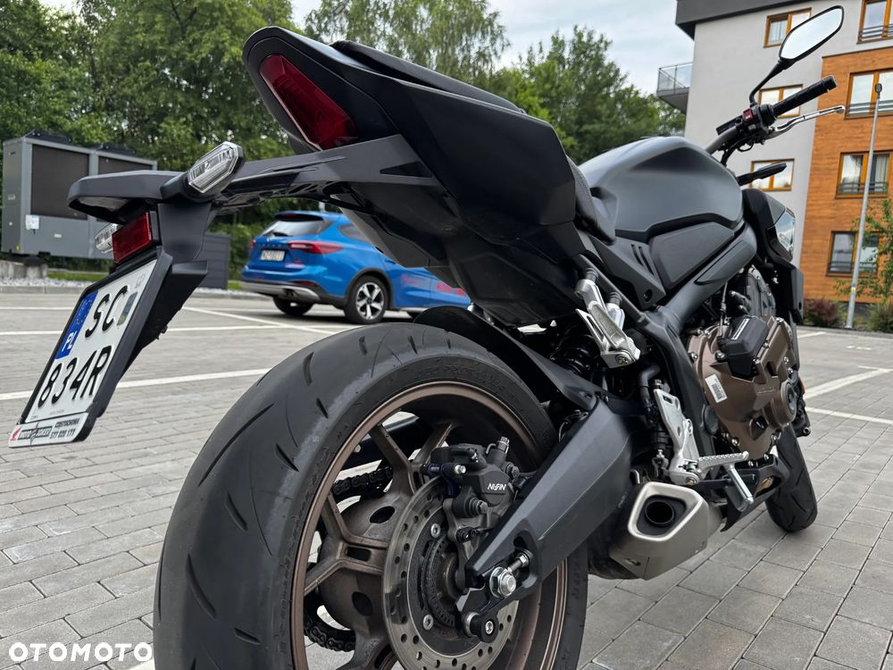 Honda CB - 12
