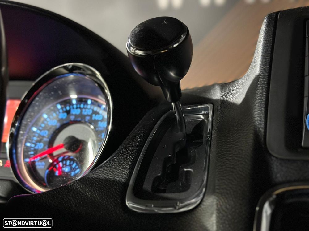 Lancia Voyager 2.8 CRD Platinum - 22