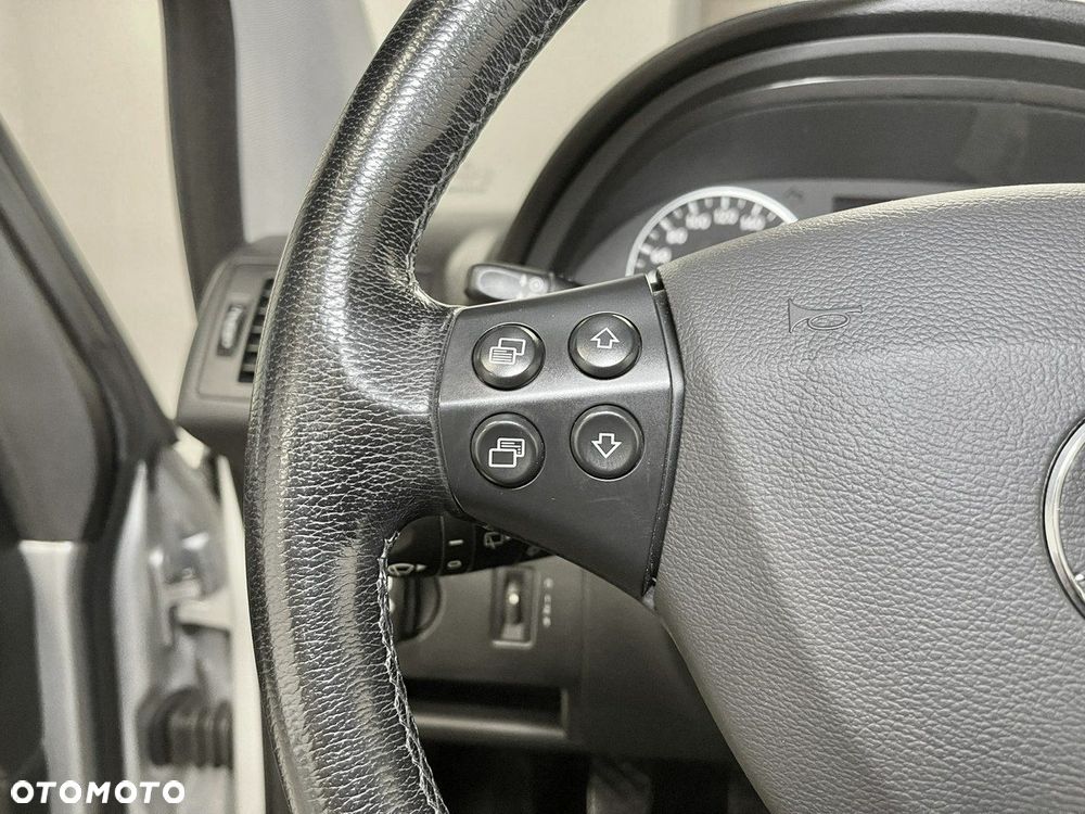 Mercedes-Benz Klasa A 170 BlueEFFICIENCY Avantgarde - 15