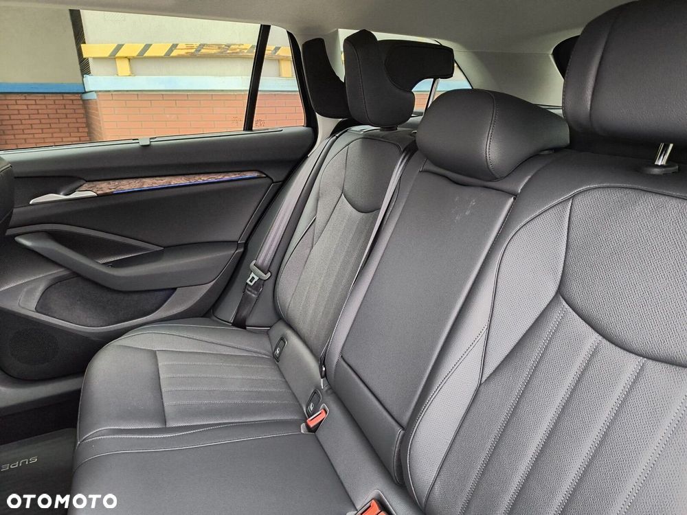 Skoda Superb 2.0 TSI L&K DSG - 17