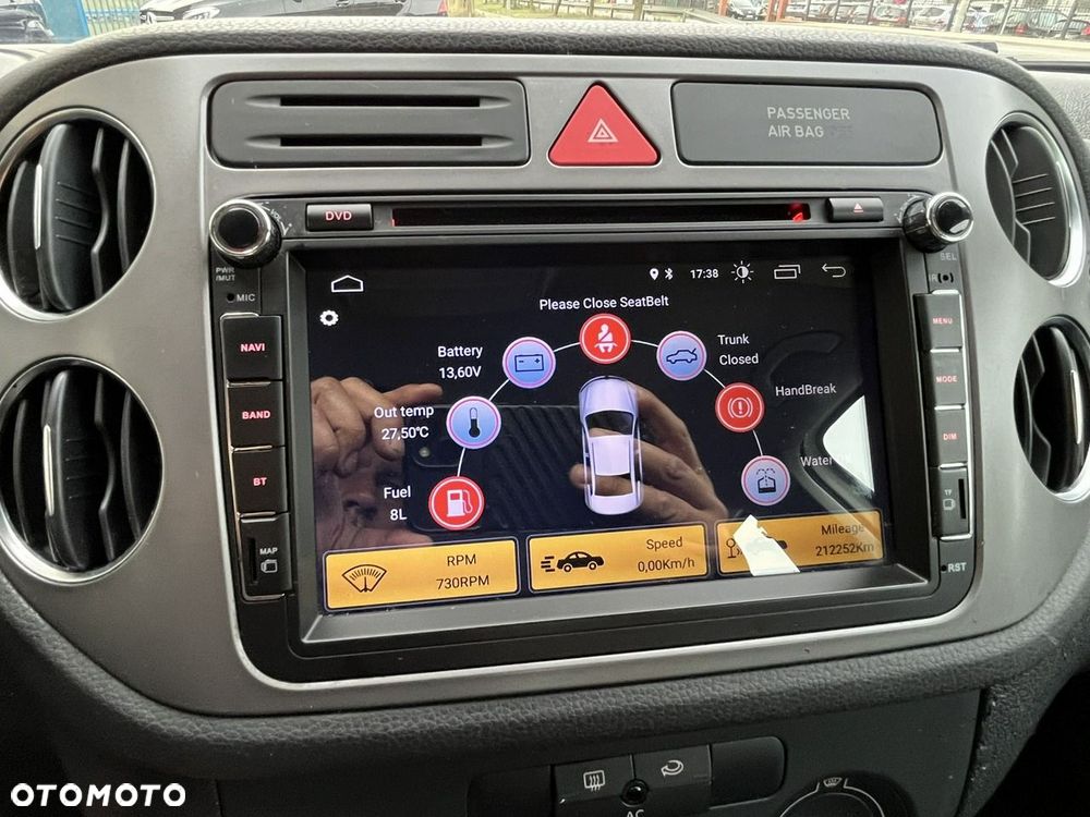 Volkswagen Tiguan - 12